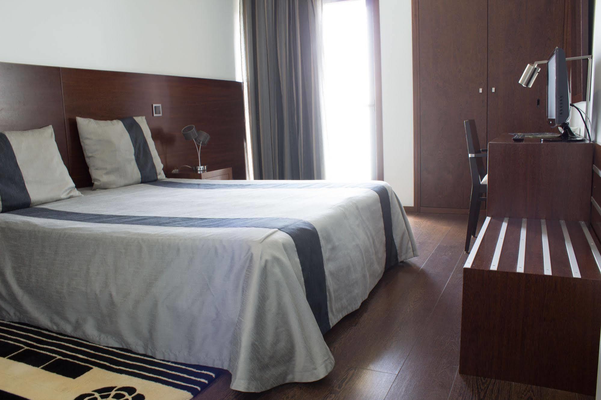 Hotel Portas De Santa Rita แอร์เมอซินเดอ ภายนอก รูปภาพ